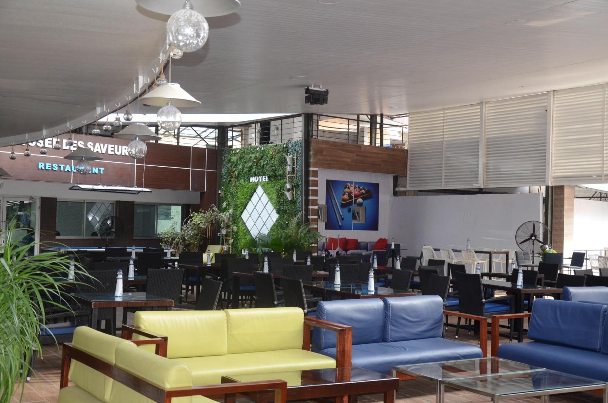 Hotel Le Vaisseau Abidjan Esterno foto