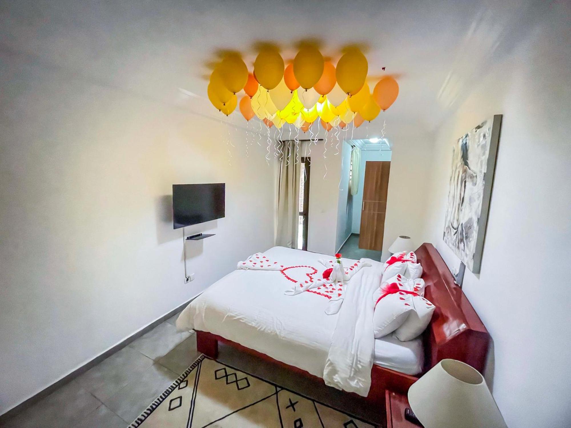 Hotel Le Vaisseau Abidjan Esterno foto