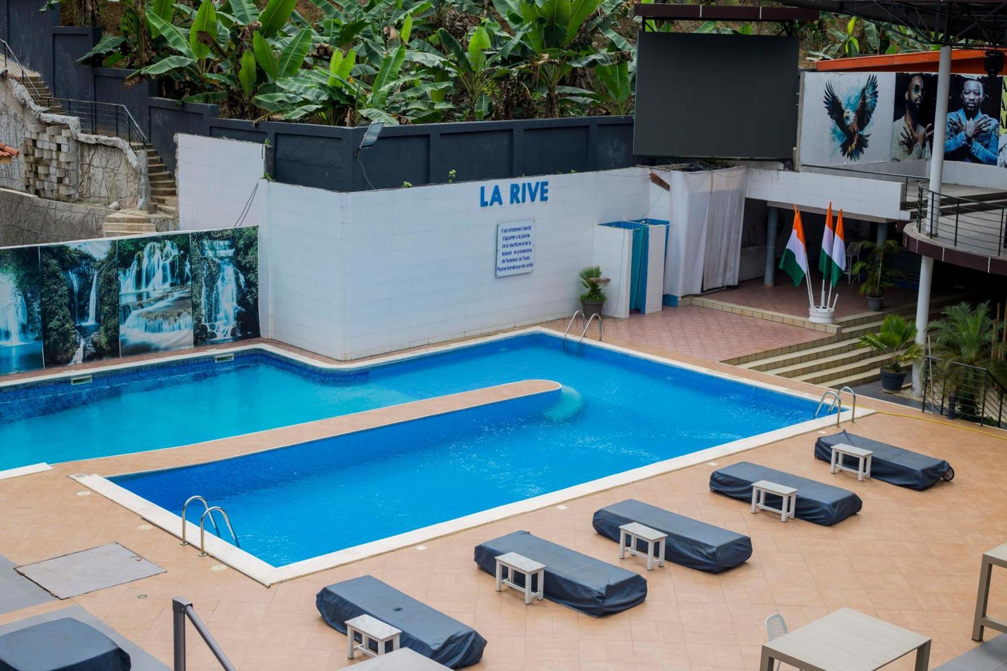 Hotel Le Vaisseau Abidjan Esterno foto