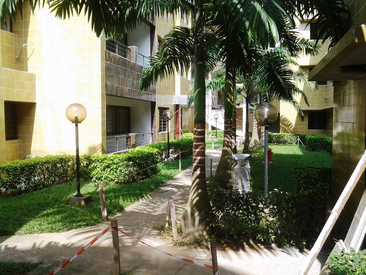 Hotel Le Vaisseau Abidjan Esterno foto