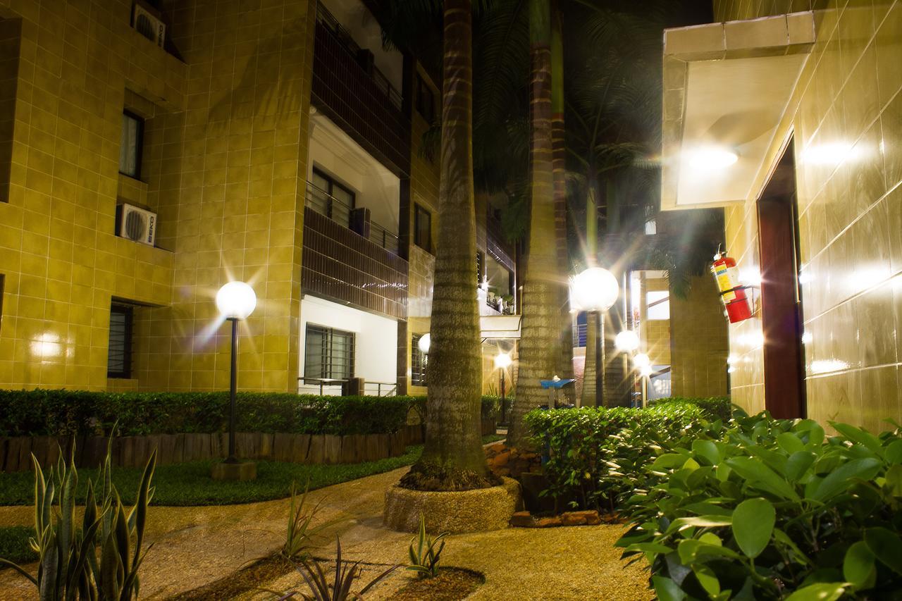 Hotel Le Vaisseau Abidjan Esterno foto
