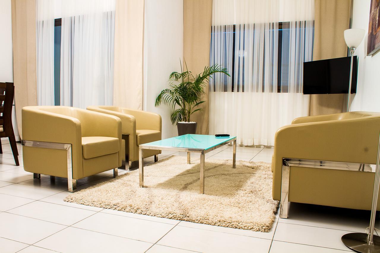 Hotel Le Vaisseau Abidjan Esterno foto