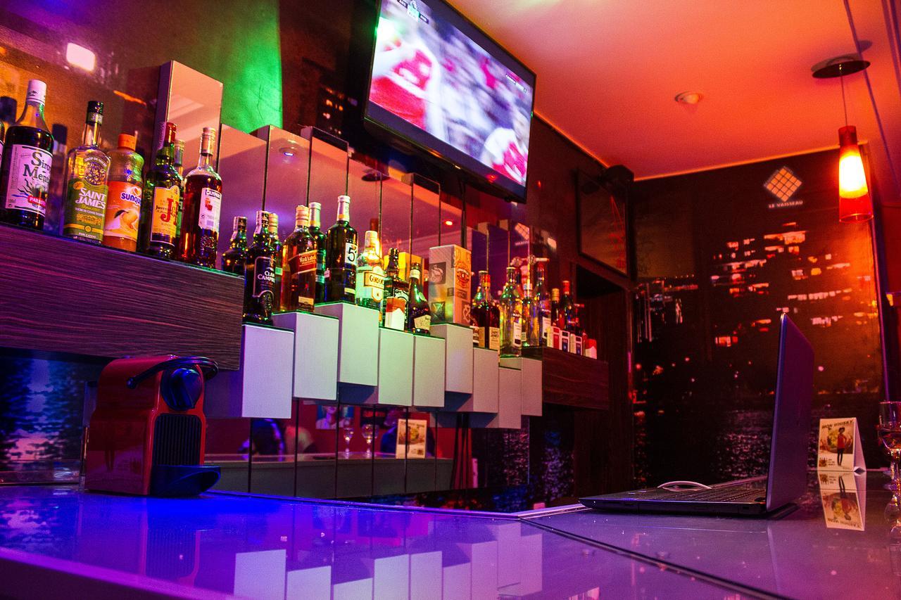 Hotel Le Vaisseau Abidjan Esterno foto
