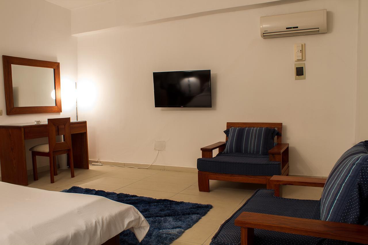 Hotel Le Vaisseau Abidjan Esterno foto